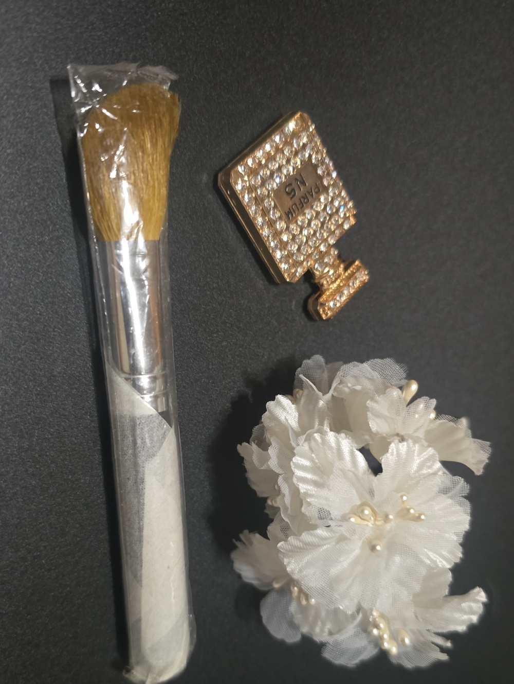 🧚♀️Bare Escentuals Rare Tapered Blush Brush NWT/SEALED
